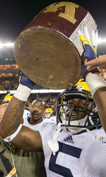 No. 15 Michigan prevails over Minnesota on goal line stand